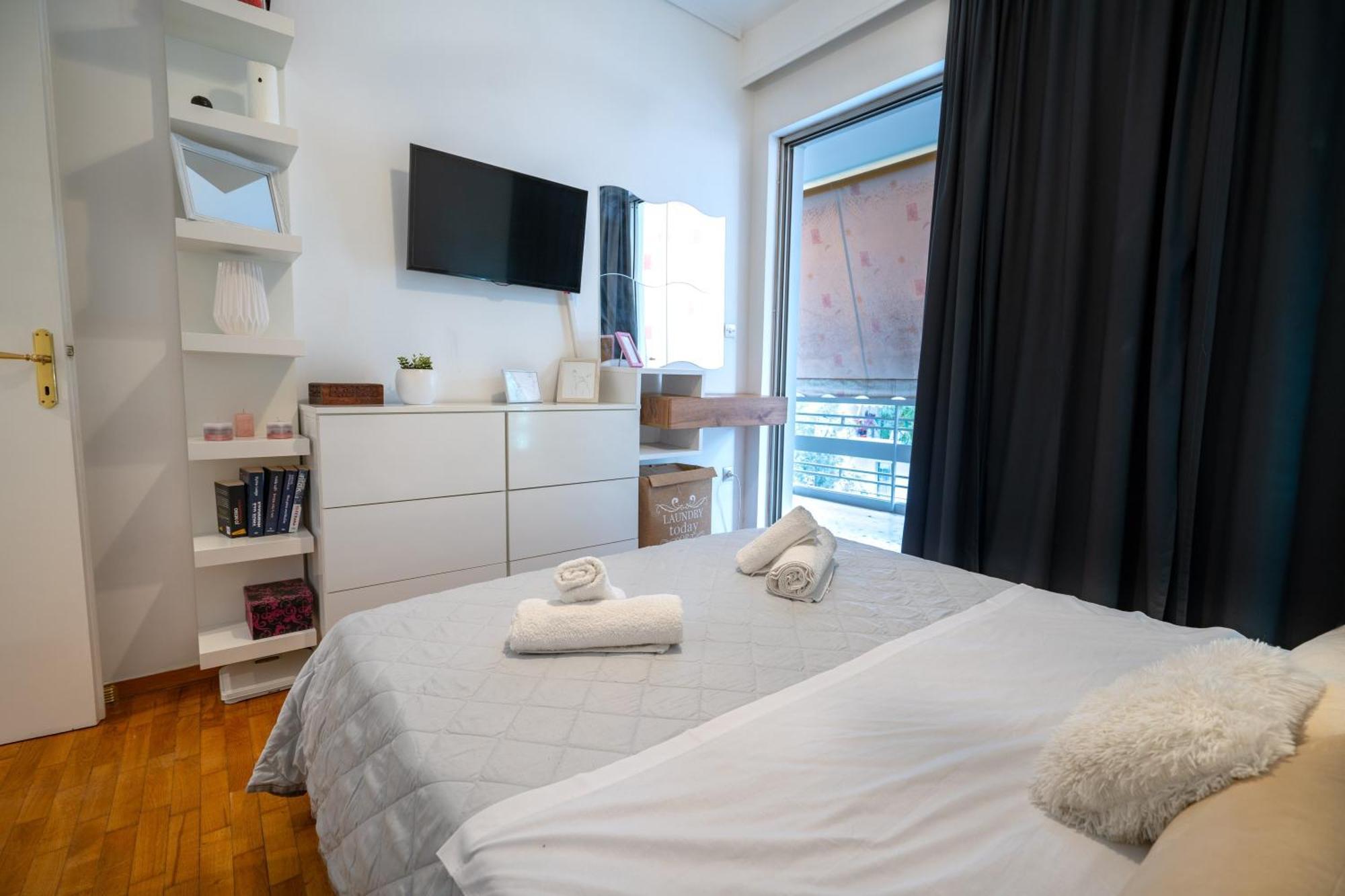 Neo Irakleio Train St. 1 Bedrm 4 Pers. Apartment Athene Buitenkant foto