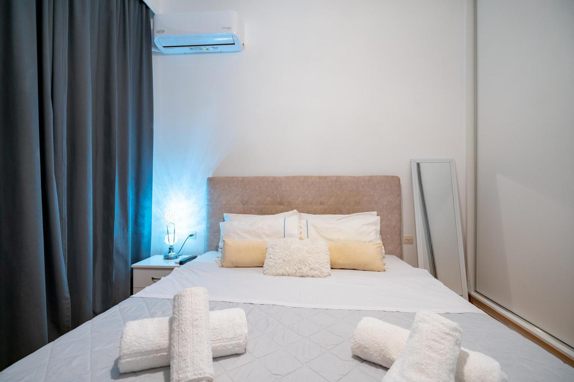 Neo Irakleio Train St. 1 Bedrm 4 Pers. Apartment Athene Buitenkant foto